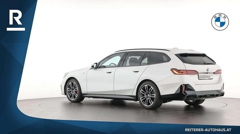 Gebraucht BMW 520 M Sport 197 PS (144 kW) 2025 Weiß Kombi