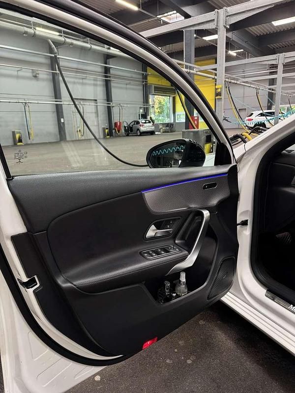 Gebraucht Mercedes A180 116 PS (85 kW) 2019 Limousine