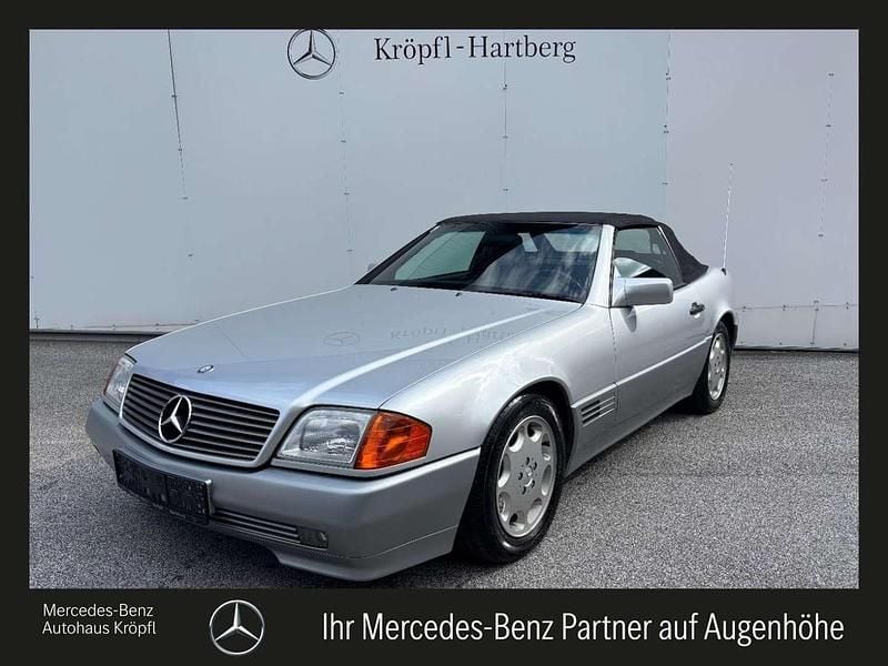 Silber Gebraucht 1992 Mercedes SL300 Cabrio | € 28.900 - Bild 1/4