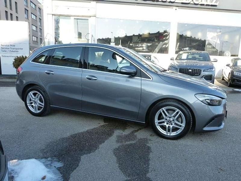 Gebraucht Mercedes B200 163 PS (119 kW) 2019 Grau Van / Kleinbus