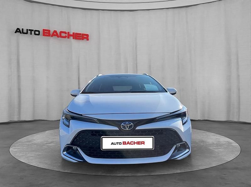 Gebraucht Toyota Corolla Active 98 PS (72 kW) 2024 Weiß Kombi