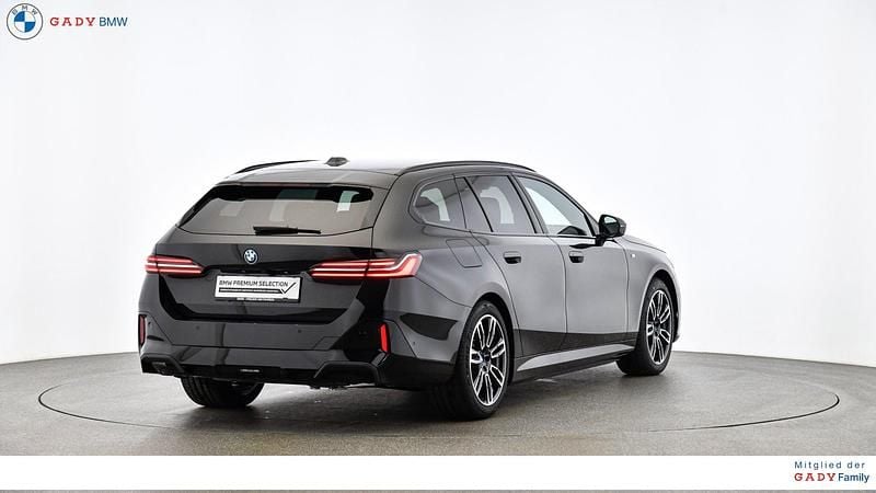 Gebraucht BMW 530e Shadowline 299 PS (219 kW) 2024 Schwarz Kombi