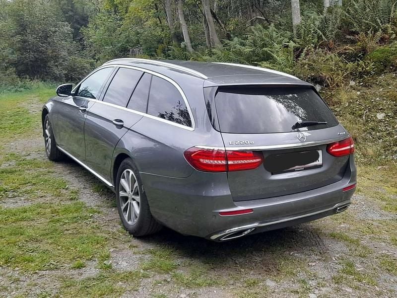 Gebraucht Mercedes E220 194 PS (142 kW) 2018 Grau Kombi