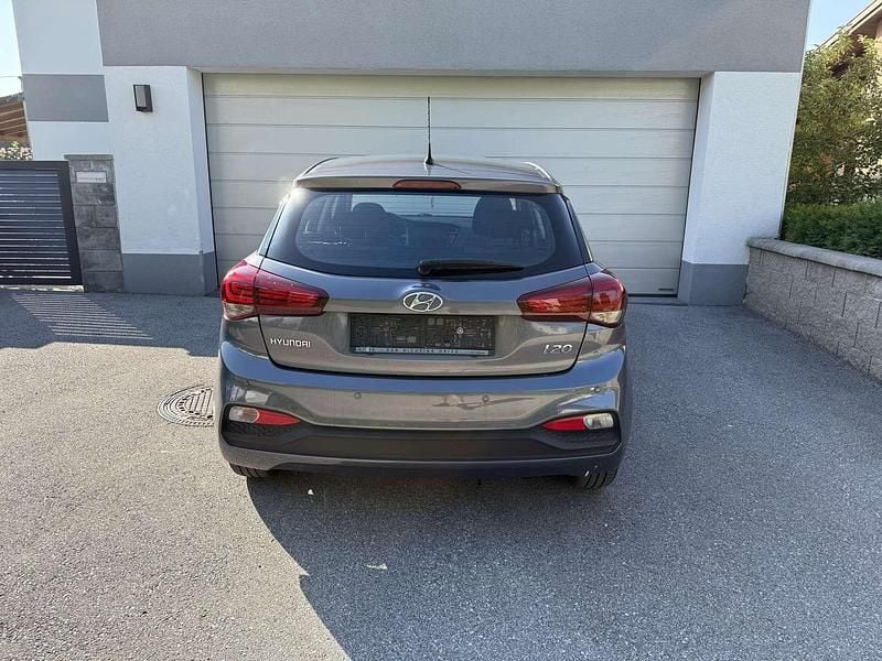 Gebraucht Hyundai i20 75 PS (55 kW) 2018 Limousine