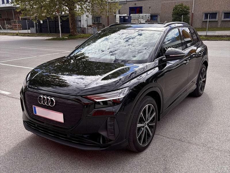Schwarz Gebraucht 2022 Audi Q4 e-tron SUV | € 33.500 (Fairer Preis) - Bild 1/4