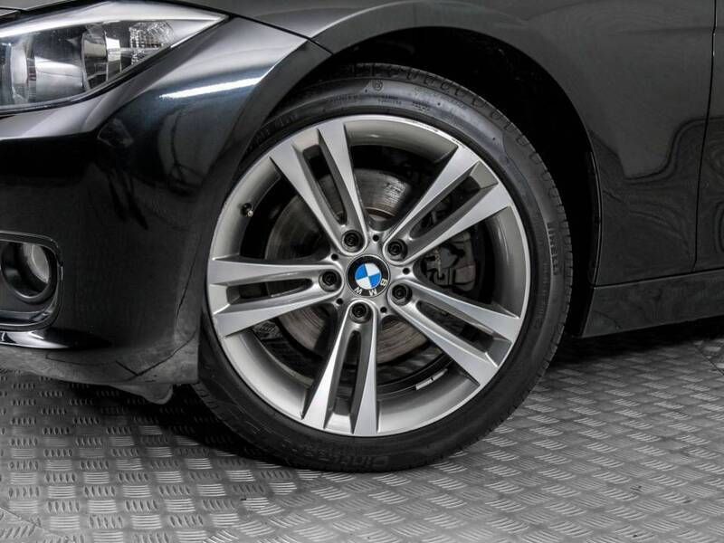 Gebraucht BMW 328 245 PS (180 kW) 2012 Schwarz Limousine