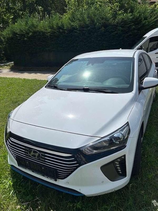 Weiß Gebraucht 2018 Hyundai Ioniq Style Kleinwagen | € 15.000 (Guter Preis) - Bild 1/4