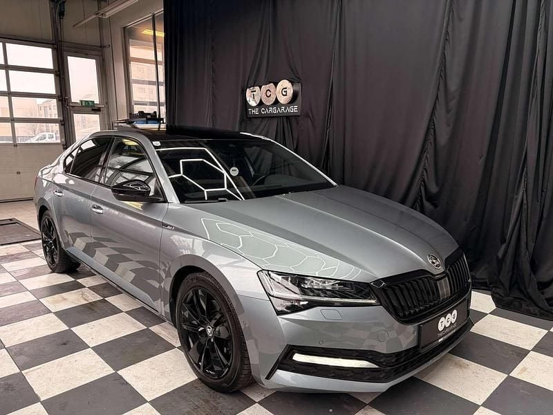 Gebraucht Skoda Superb SportLine 150 PS (110 kW) 2020 Grau Kleinwagen