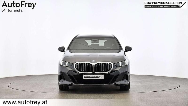 Gebraucht BMW 530e Efficient Dynamics 299 PS (219 kW) 2025 Grau Kombi