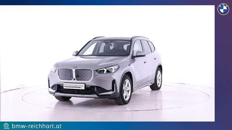 Gebraucht BMW iX1 Shadowline 150 kW (204 PS) 2025 Spacesilber SUV