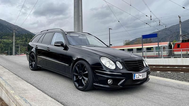 Gebraucht Mercedes E500 Avantgarde 387 PS (284 kW) 2006 Schwarz Kombi