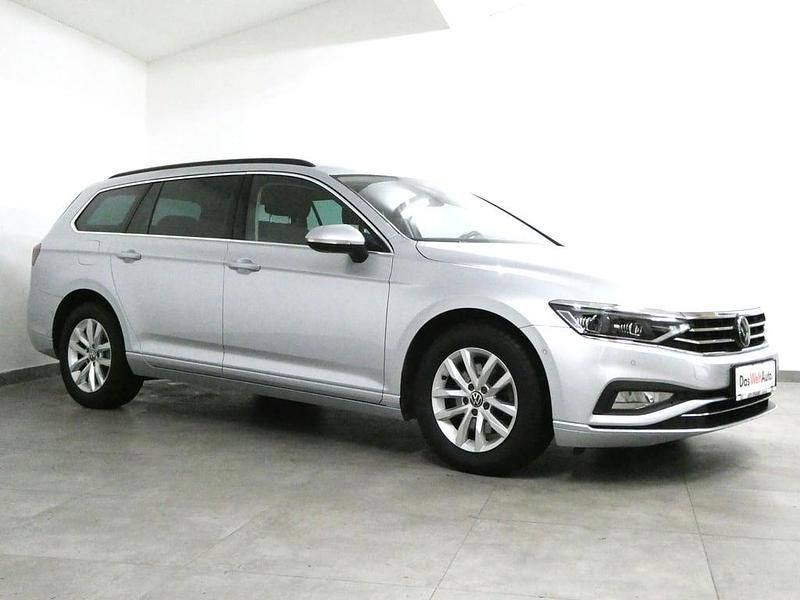 Gebraucht VW Passat R 150 PS (110 kW) 2022 Silber Kombi