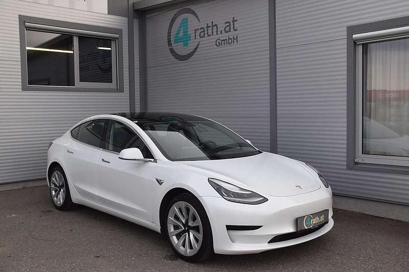 Weiß Gebraucht 2020 Tesla Model 3 Standard Range Limousine | € 19.980 (Guter Preis) - Bild 1/4