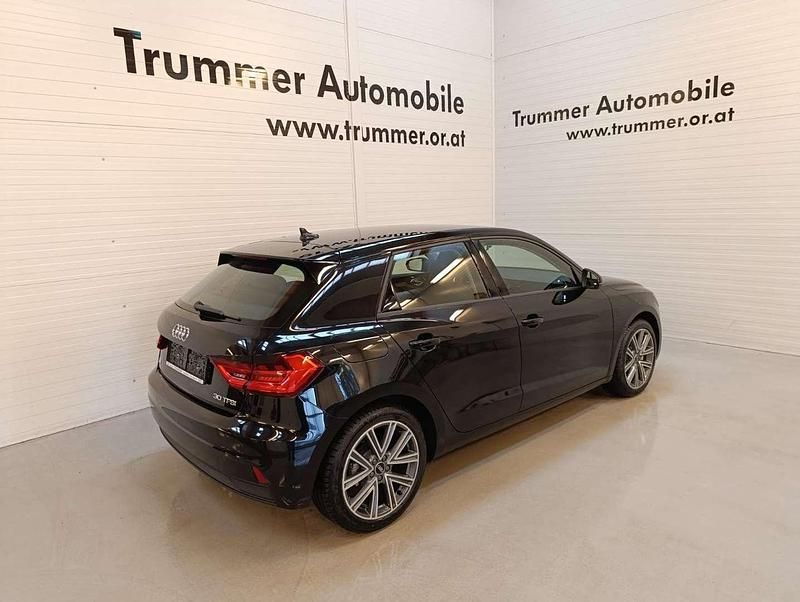 Neu Audi A1 116 PS (85 kW) 2025 Schwarz Limousine