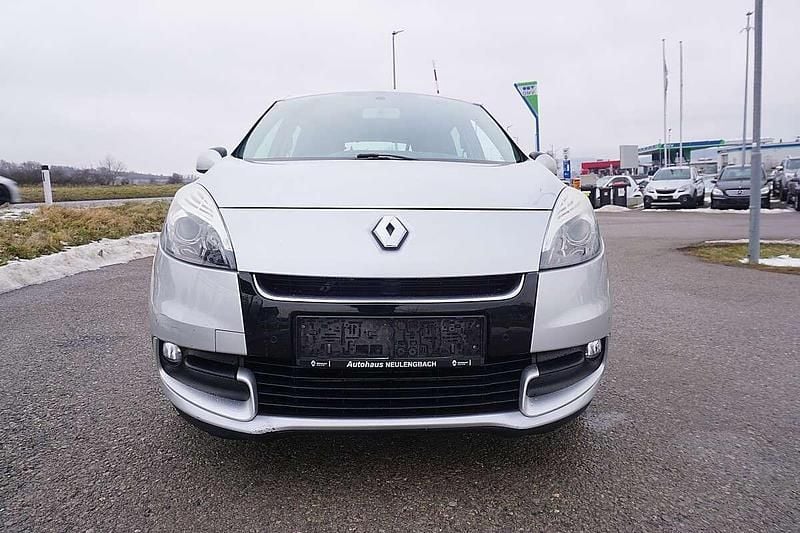 Silber Gebraucht 2012 Renault Scénic Van / Kleinbus | € 3.790 (Teuer) - Bild 1/4