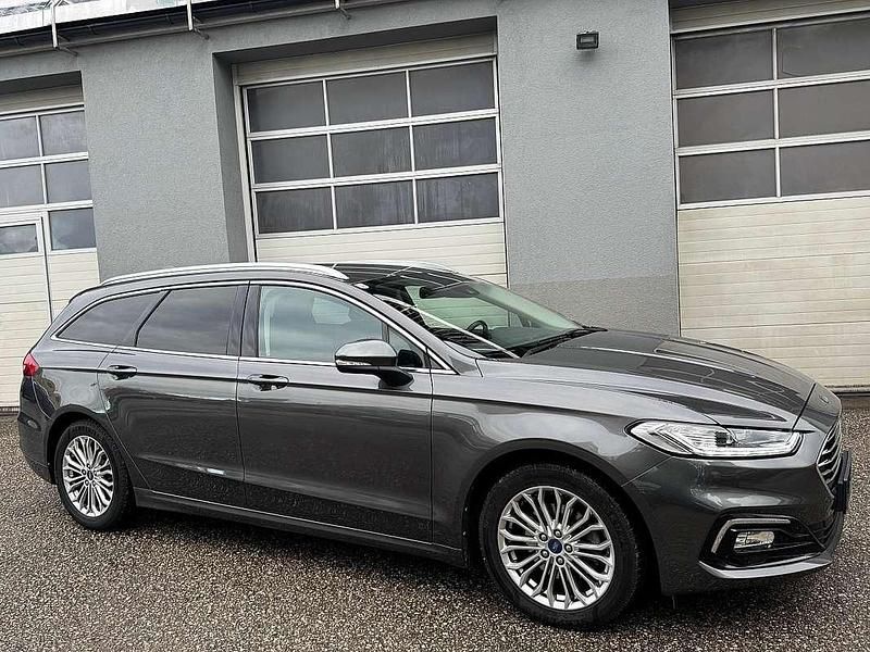 Gebraucht Ford Mondeo Titanium 140 PS (102 kW) 2021 Grau Kombi
