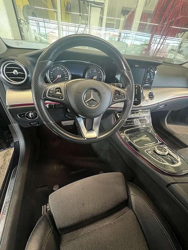 Gebraucht Mercedes E220 Avantgarde 194 PS (142 kW) 2017 Limousine