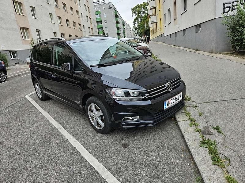 Gebraucht 2017 VW Touran Comfortline Van / Kleinbus | € 20.499 (Fairer Preis) - Bild 1/4