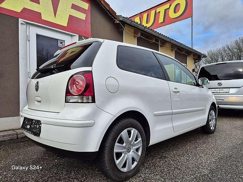 Gebraucht VW Polo 60 PS (44 kW) 2009 Weiß Kleinwagen