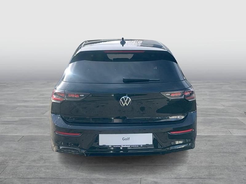 Neu VW Golf VIII Sport 115 PS (84 kW) 2026 Schwarz  metallic