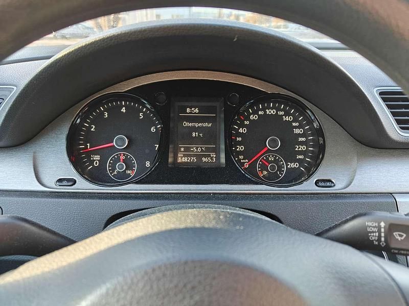 Gebraucht VW Passat Trendline 122 PS (89 kW) 2011 Silber Kombi