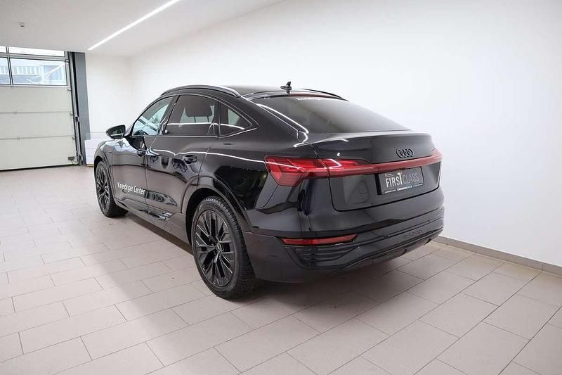 Gebraucht Audi e-tron Business 158 kW (215 PS) 2023 Schwarz SUV