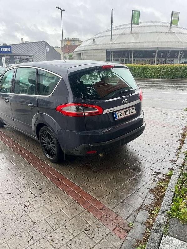 Gebraucht Ford S-MAX Titanium 140 PS (102 kW) 2012 Van / Kleinbus