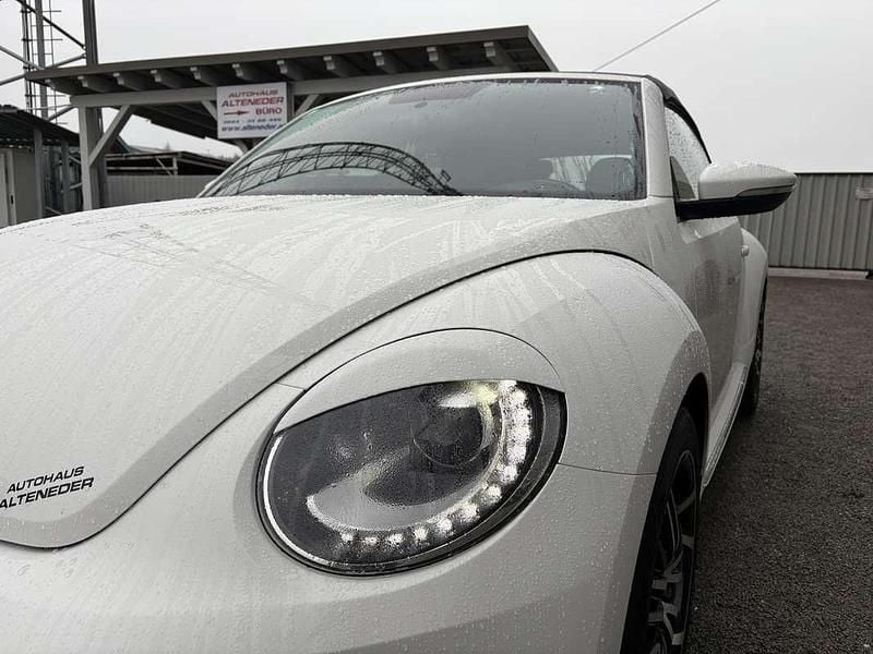 Gebraucht VW Beetle Cabriolet Design 105 PS (77 kW) 2013 Weiß Cabrio