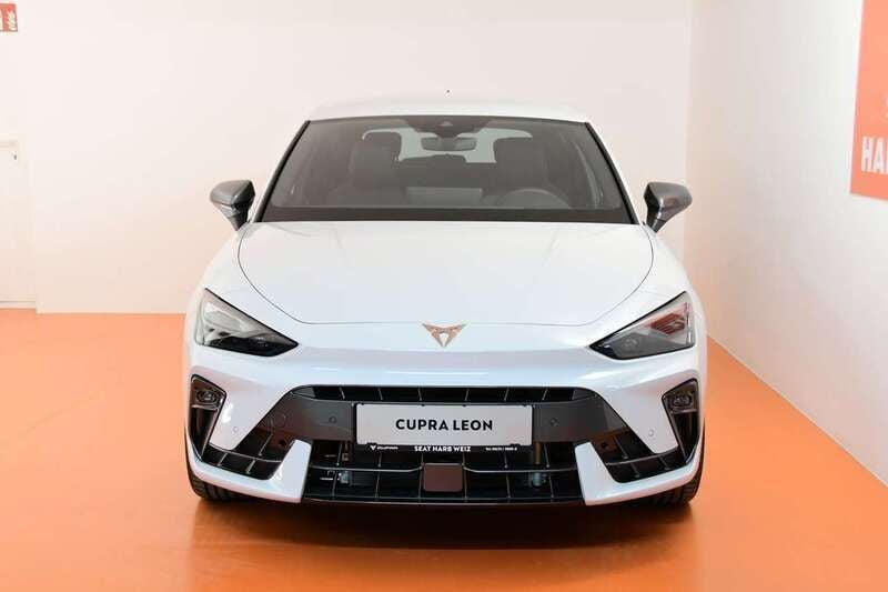 Neu Cupra Leon 150 PS (110 kW) 2025 Weiss  metallic Limousine