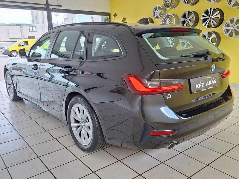 Gebraucht BMW 318 Advantage 150 PS (110 kW) 2022 Schwarz Kombi