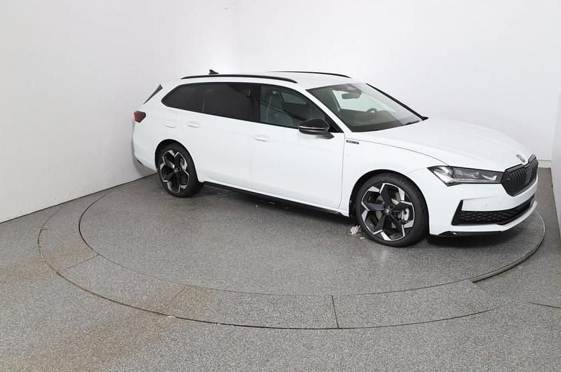 Gebraucht Skoda Superb SportLine 193 PS (141 kW) 2026 Weiss  normal Kombi