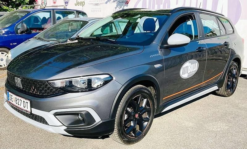 Gebraucht Fiat Tipo Cross 131 PS (96 kW) 2022 Grau Kombi