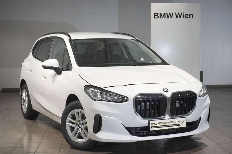 Weiß Gebraucht 2025 BMW 216 Efficient Dynamics Kombi | € 30.995 (Teuer) - Bild 1/4
