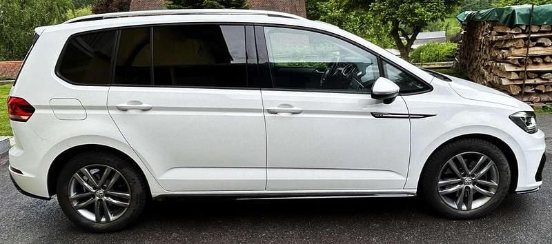 Gebraucht VW Touran R-line 116 PS (85 kW) 2019 Weiß Van / Kleinbus