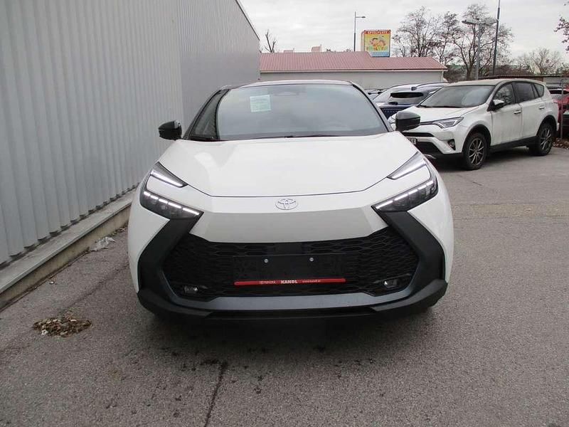 Neu Toyota C-HR Active 223 PS (164 kW) 2025 Weiß SUV