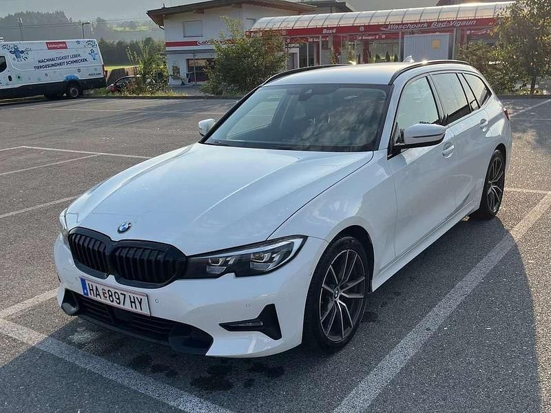 Weiß Gebraucht 2020 BMW 320 Sport Line Kombi | € 20.490 (Fairer Preis) - Bild 1/4