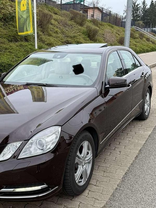 Gebraucht 2012 Mercedes E350 Edition Limousine | € 9.500 - Bild 1/4