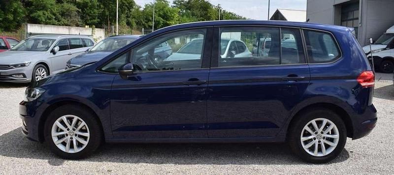 Gebraucht VW Touran 122 PS (89 kW) 2023 Silber Van / Kleinbus