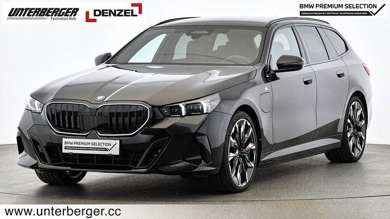 Gebraucht BMW 550e 490 PS (360 kW) 2025 Saphirschwarz
