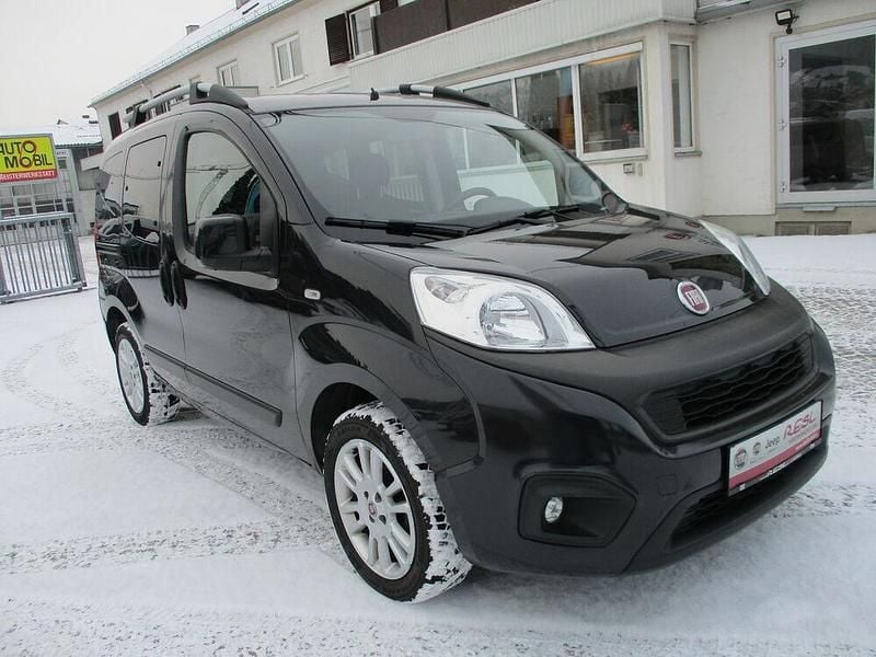 Gebraucht Fiat Qubo Lounge 78 PS (57 kW) 2019 Schwarz Van / Kleinbus