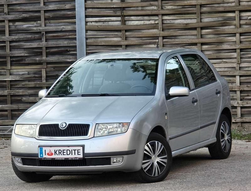 Silber Gebraucht 2000 Skoda Fabia Elegance Kleinwagen | € 1.801 (Fairer Preis) - Bild 1/4