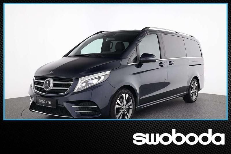 Blau Gebraucht 2018 Mercedes E250 AMG line Kombi | € 52.990 - Bild 1/4