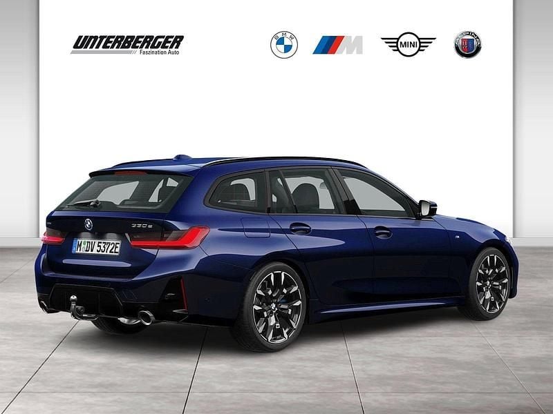Gebraucht BMW 330e M Sport 183 PS (134 kW) 2025 Blau Kombi