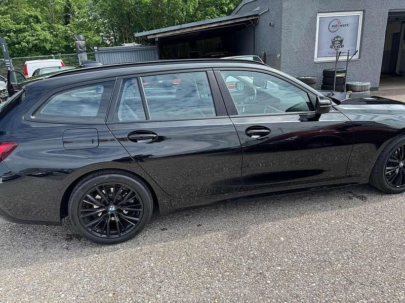 Gebraucht BMW 320 Advantage 190 PS (139 kW) 2019 Schwarz Kombi