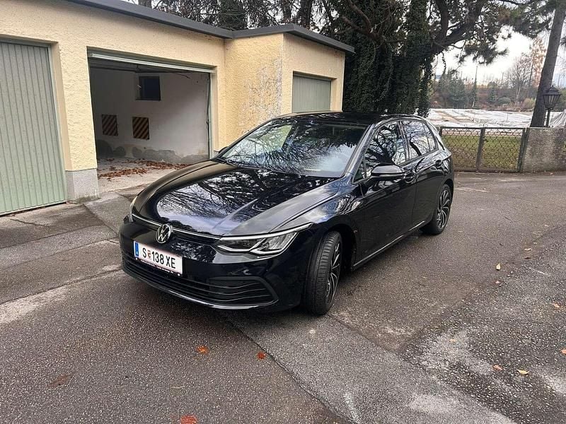 Schwarz Gebraucht 2024 VW Golf VIII Limousine | € 21.500 (Guter Preis) - Bild 1/4