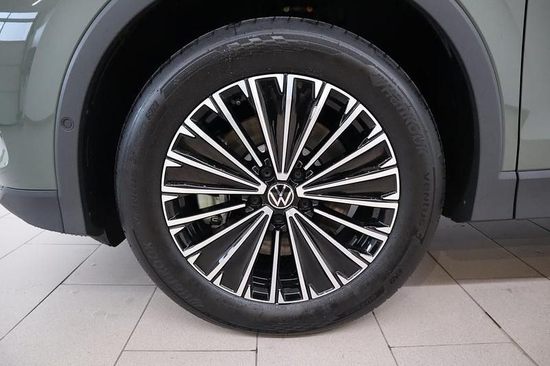 Neu VW Tiguan 193 PS (141 kW) 2026 Mittelgrün metallic SUV