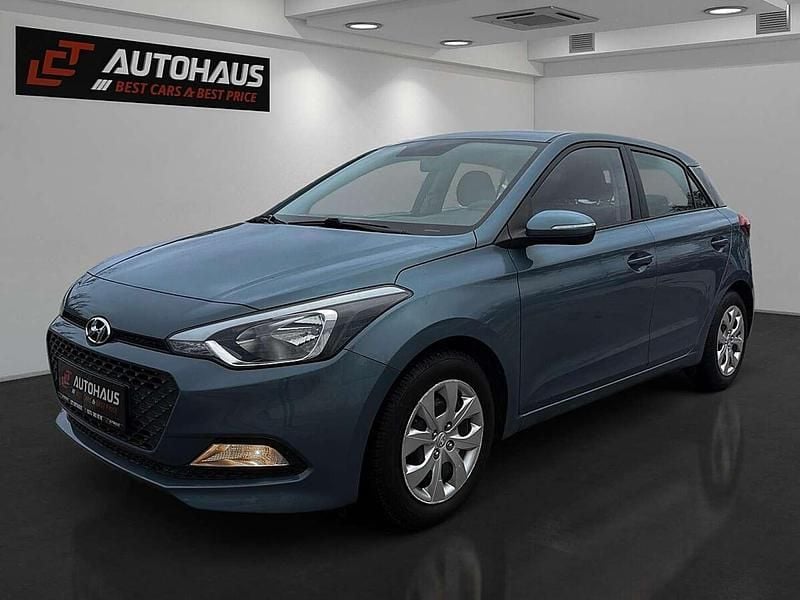 Blau Gebraucht 2015 Hyundai i20 Life Limousine | € 7.880 (Fairer Preis) - Bild 1/4