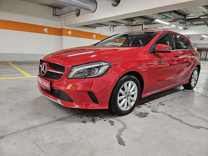 Rot Gebraucht 2017 Mercedes A180 Edition Limousine | € 16.990 (Fairer Preis) - Bild 1/4