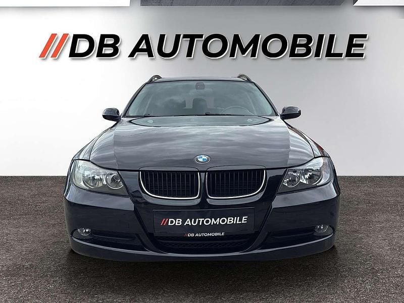 Gebraucht BMW 318 143 PS (105 kW) 2008 Schwarz Kombi