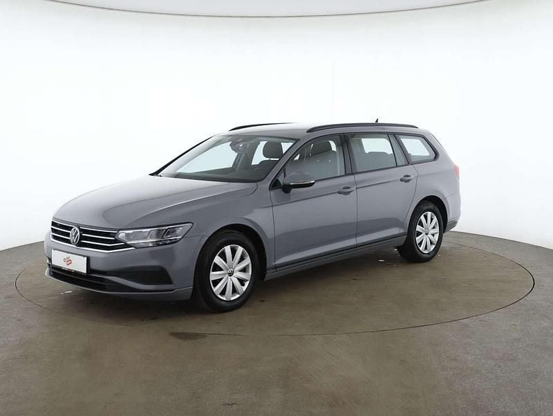 Gebraucht VW Passat Business 150 PS (110 kW) 2022 Grau Kombi